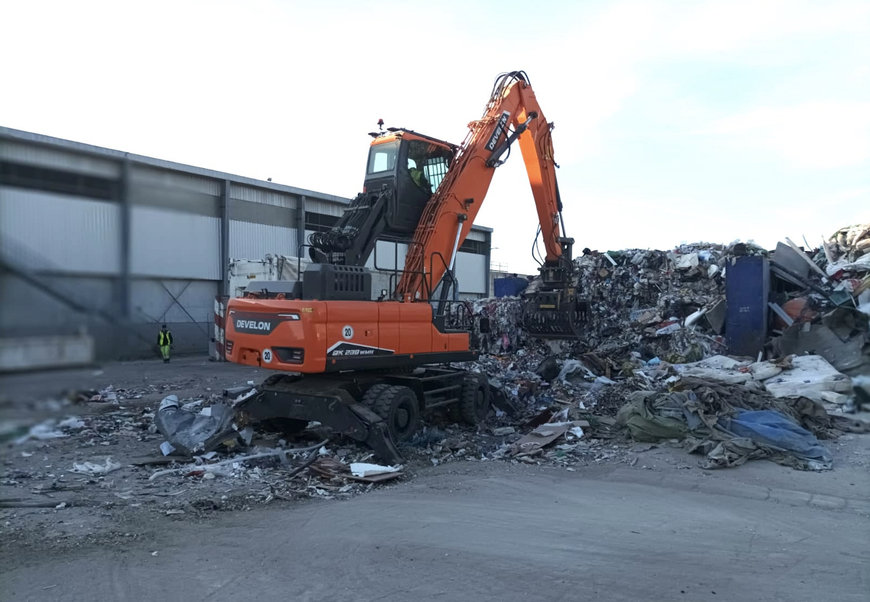 Pizzorno Environnement Equips Sorting Centre in Le Muy with New Develon DX230WMH-7 Material Handler 